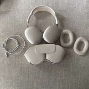 Apple AirPods Max Over-Ear Headphones - Silver